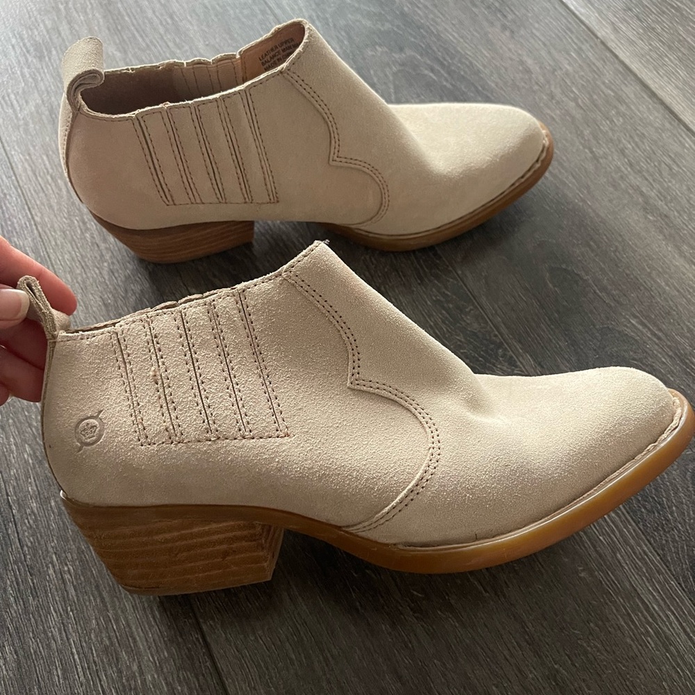 Born short women’s  booties